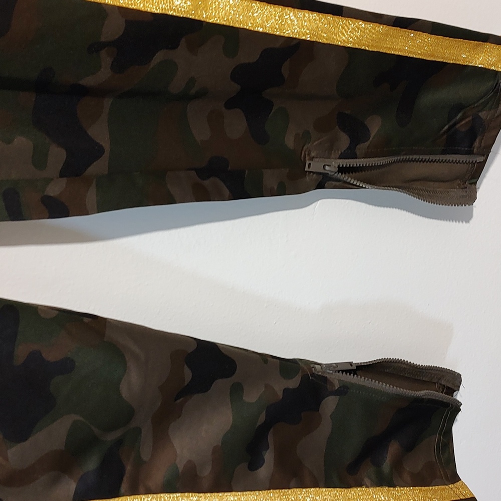 Rebel Minds Men Camouflage Gold Stripe Track Pants - Picture 8 of 8